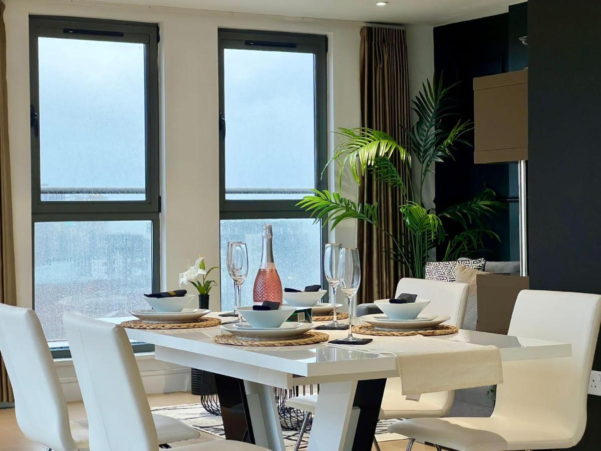 Penthouse In Central Wembley ลอนดอน ภายนอก รูปภาพ